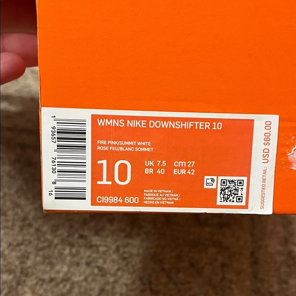 Nike Women's Pink Running Shoes - Picture 3 of 10